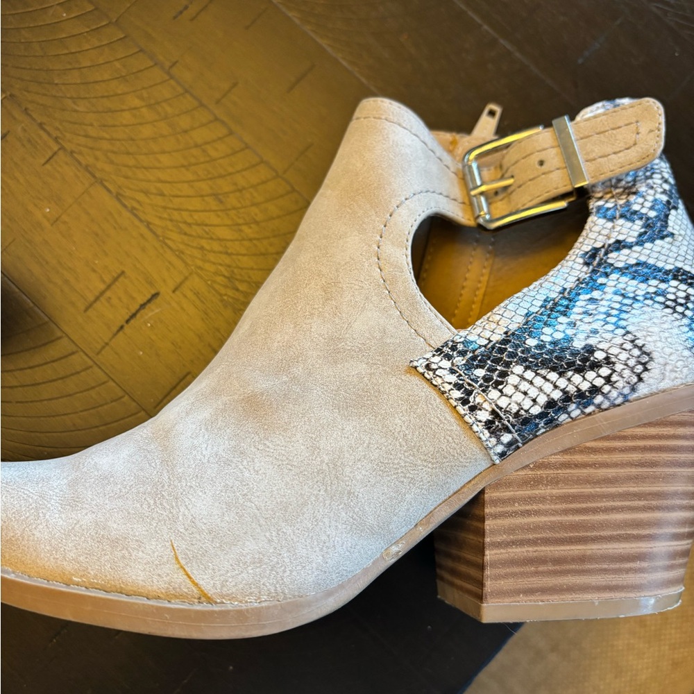 Women's Tan Ankle Boots - Picture 5 of 7